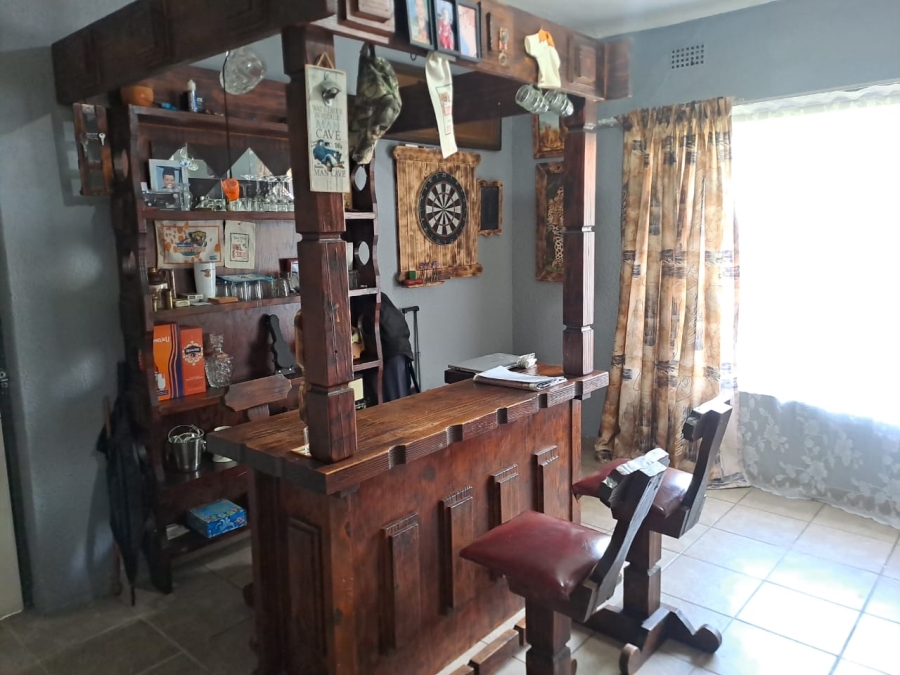 4 Bedroom Property for Sale in Oos Einde North West